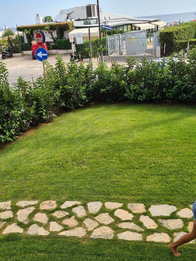 La Pioggia Nel Pineto Apartamento Gaeta Exterior foto